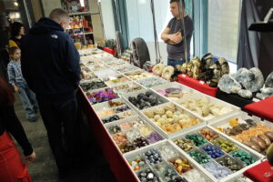 Kielce. Giełda Minerałów, Biżuterii i Skamieniałości - Radio Kielce