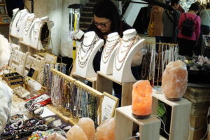 Kielce. Giełda Minerałów, Biżuterii i Skamieniałości - Radio Kielce