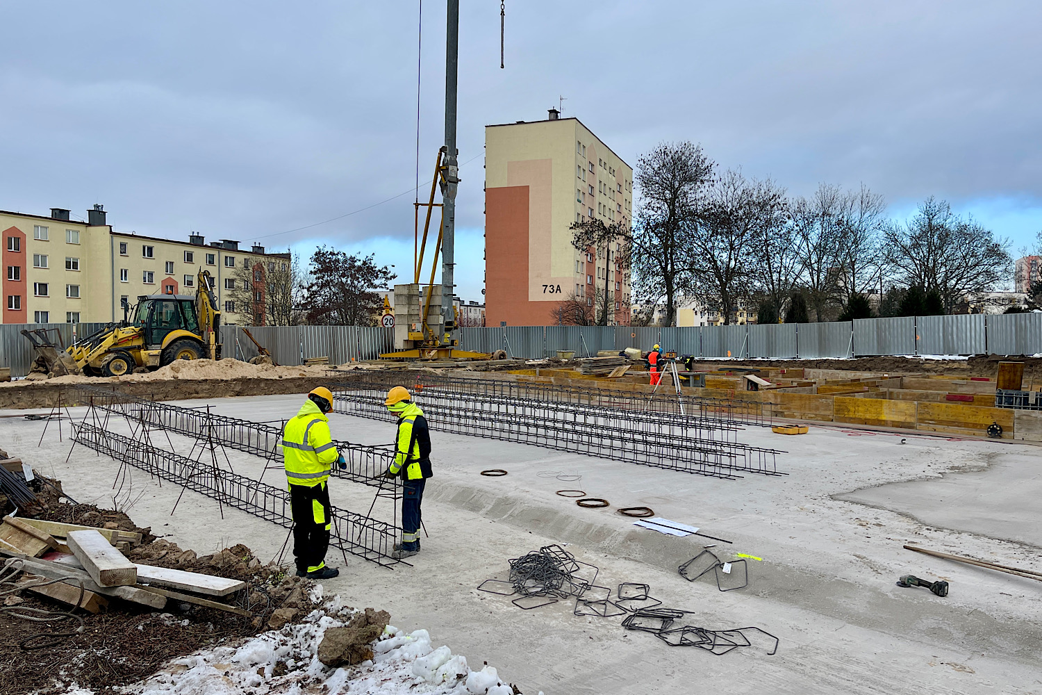 Mróz nie przeszkadza w budowie hali przy V LO