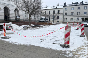 Utrudniony przejazd przez Plac Konstytucji 3 Maja