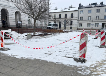 Utrudniony przejazd przez Plac Konstytucji 3 Maja