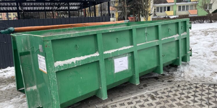 W Sandomierzu można łatwo pozbyć się poświątecznych choinek - Radio Kielce W Sandomierzu można łatwo pozbyć się poświątecznych choinek