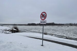 06.02.2026. Sandomierz. Zamarznięta Wisła / Fot. Grażyna Szlęzak-Wójcik - Radio Kielce