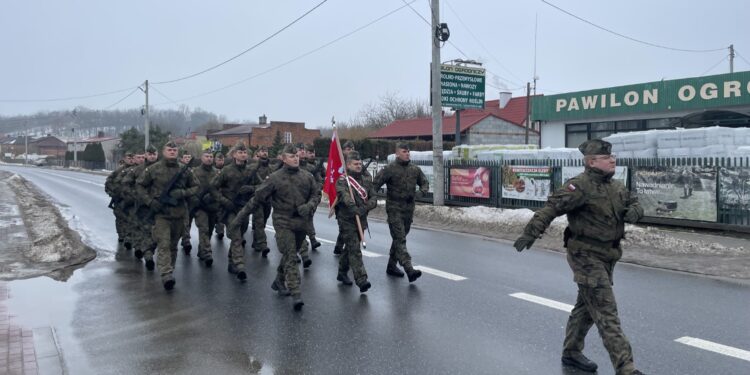 Podążali szlakiem powstańców styczniowych w hołdzie poległym w bitwie pod Słupczą