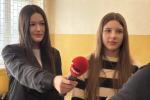 Jak wygląda praca dziennikarza radiowego? - Radio Kielce 17.02.2026. Lipie. Warsztaty w ramach zajęć z doradztwa zawodowego / Fot. Karolina Piasecka - Radio Kielce