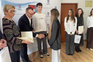 10.02.2026. Sandomierz. Przekazanie stypendiów premiera rządu za wyniki w nauce / Fot. Grażyna Szlęzak-Wójcik - Radio Kielce