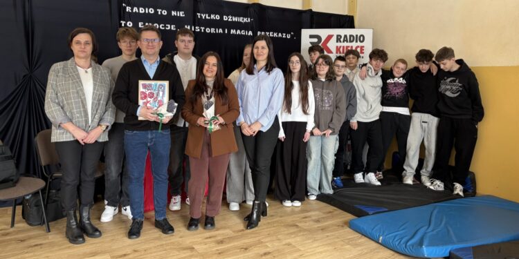 Jak wygląda praca dziennikarza radiowego? - Radio Kielce Jak wygląda praca dziennikarza radiowego?