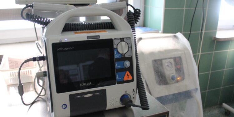 Nowy sprzęt ratujący życie trafił do pińczowskiej lecznicy