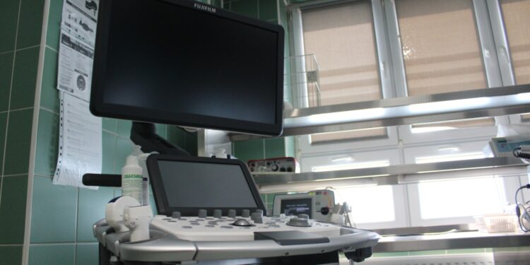 19.02.2026. Pińczów. Przekazanie nowoczesnego sprzętu dla szpitala powiatowego / Fot. Marta Gajda-Kruk - Radio Kielce