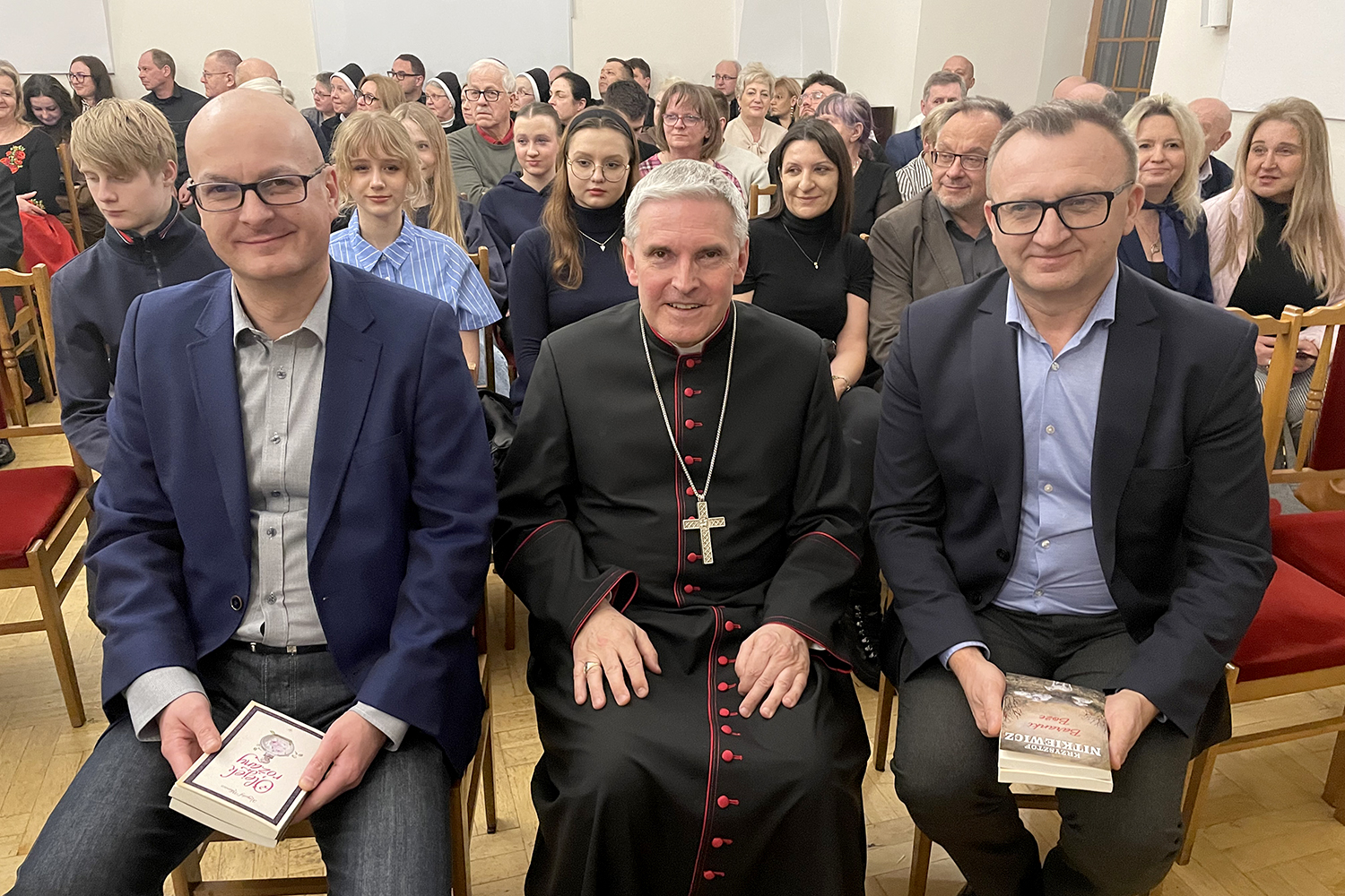 12.02.2026. Sandomierz, Wyższe Seminarium Duchowne. Spotkanie z biskupem Nitkiewiczem autorem książki „Baranki Boże". / Fot. Grażyna Szlęzak-Wójcik - Radio Kielce