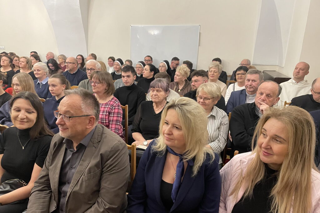 „Baranki Boże"- spotkanie autorskie biskupa diecezji sandomierskiej - Radio Kielce