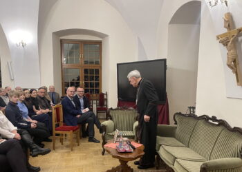 „Baranki Boże"- spotkanie autorskie biskupa diecezji sandomierskiej