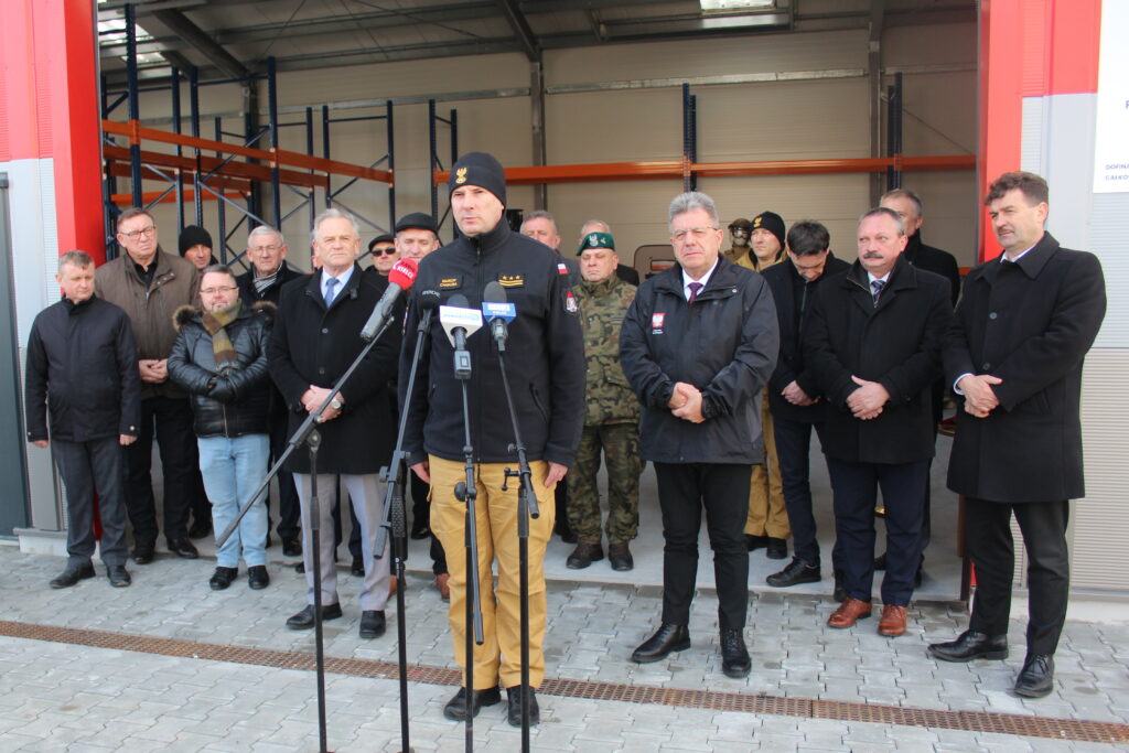 20.02.2026. Busko-Zdrój. Otwarcie nowego magazynu obrony cywilnej. / Fot. Marta Gajda-Kruk - Radio Kielce