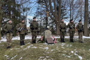 Rówieśnicy zapomnieli. Oni uważają, że trzeba pamiętać - Radio Kielce