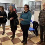 Biblijna wystawa w Sandomierzu - Radio Kielce 27.02.2026. Sandomierz. wystawa grafik w sali ekspozycyjnej ratusza w Sandomierzu / Fot. Grażyna Szlęzak-Wójcik - Radio Kielce