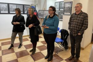 27.02.2026. Sandomierz. wystawa grafik w sali ekspozycyjnej ratusza w Sandomierzu / Fot. Grażyna Szlęzak-Wójcik - Radio Kielce