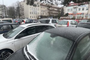 10.02.2026. Kielce. Parking u zbiegu ulic Kościuszki i al. IX Wieków Kielc / Fot. Jarosław Kubalski - Radio Kielce