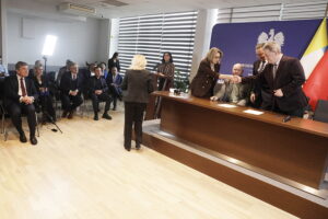 12.02.2026. Kielce. Podpisanie umów na utworzenie linii autobusowych / Fot. Jarosław Kubalski - Radio Kielce