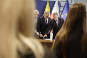 12.02.2026. Kielce. Podpisanie umów na utworzenie linii autobusowych / Fot. Jarosław Kubalski - Radio Kielce