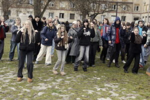 Kielce. Happening "Taniec przeciwko przemocy" - Radio Kielce