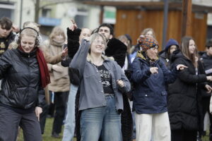 Kielce. Happening "Taniec przeciwko przemocy" - Radio Kielce
