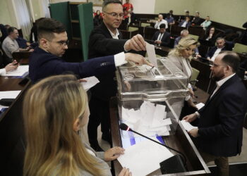 Po czterech remisach wybrano przewodniczącego