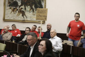 Po czterech remisach wybrano przewodniczącego - Radio Kielce