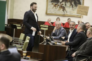 Po czterech remisach wybrano przewodniczącego - Radio Kielce