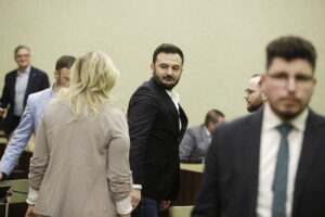 Po czterech remisach wybrano przewodniczącego - Radio Kielce