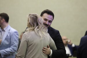 Po czterech remisach wybrano przewodniczącego - Radio Kielce