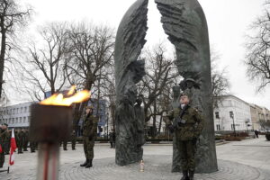 Kielczanie oddali hołd bohaterom - Radio Kielce Kielczanie oddali hołd bohaterom - Radio Kielce