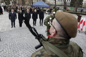 Kielczanie oddali hołd bohaterom - Radio Kielce Kielczanie oddali hołd bohaterom - Radio Kielce