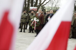 Kielczanie oddali hołd bohaterom - Radio Kielce Kielczanie oddali hołd bohaterom - Radio Kielce