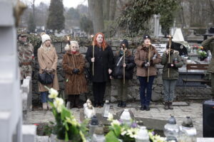 Zadbajmy o groby poległych - apelują organizatorzy obchodów dnia żołnierzy AK - Radio Kielce