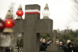 Zadbajmy o groby poległych - apelują organizatorzy obchodów dnia żołnierzy AK - Radio Kielce