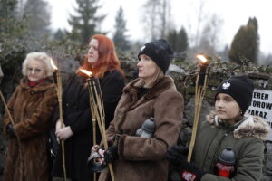 Zadbajmy o groby poległych - apelują organizatorzy obchodów dnia żołnierzy AK - Radio Kielce