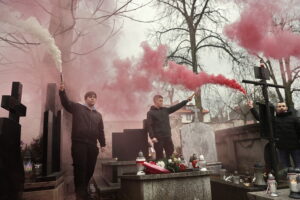 Zadbajmy o groby poległych - apelują organizatorzy obchodów dnia żołnierzy AK - Radio Kielce