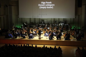 20.02.2026. Kielce. Filharmonia Świętokrzyska. Koncert „Puszcza Jodłowa”, podczas którego odbył się finał Międzynarodowego Konkursu Kompozytorskiego „Żeromski 2025” / Fot. Jarosław Kubalski - Radio Kielce