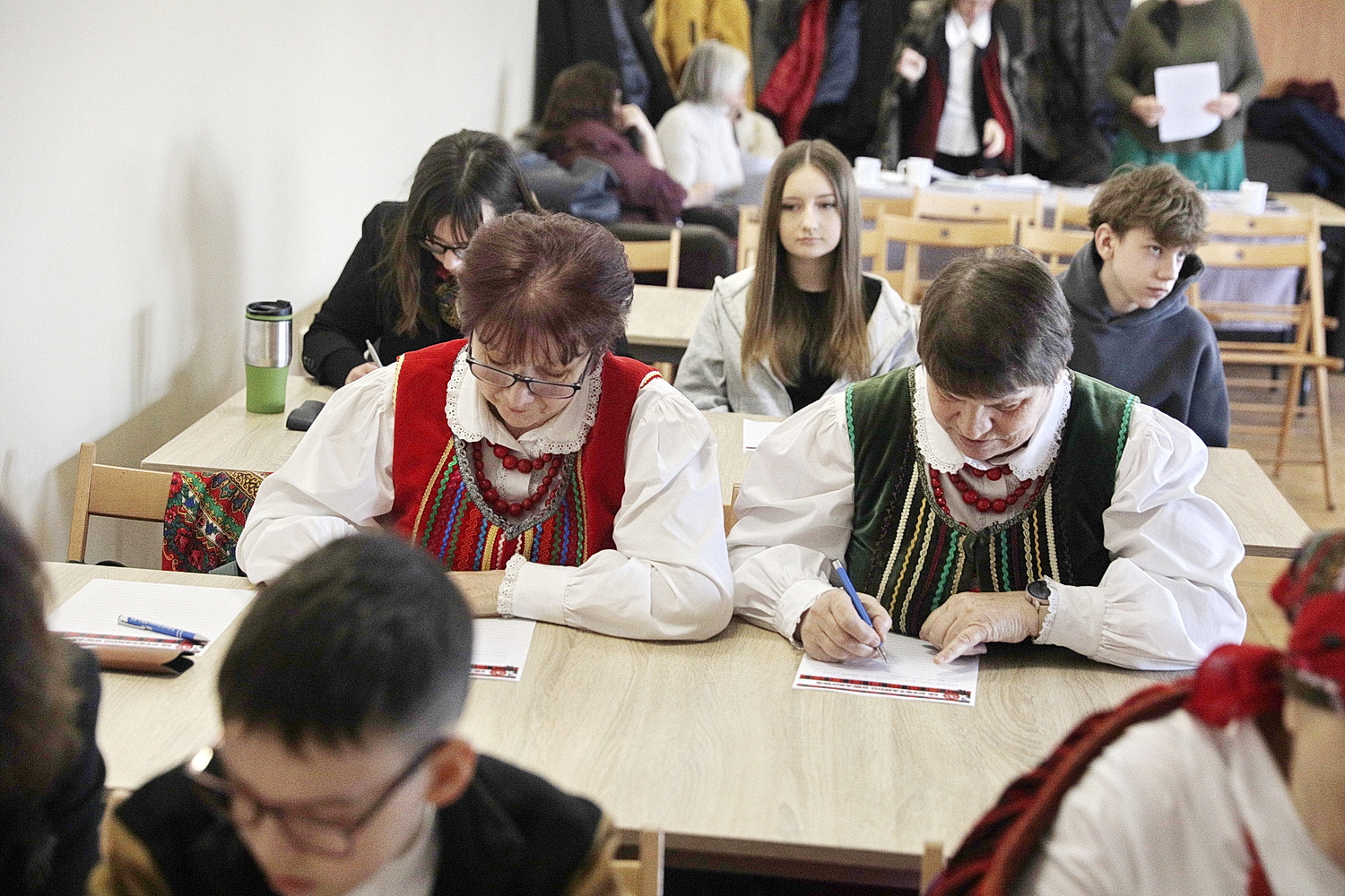 Miłośnicy gwary świętokrzyskiej pisali dyktando w Wilkowie