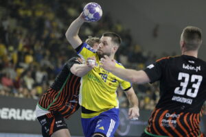 Industria odniosła pewne zwycięstwo - Radio Kielce