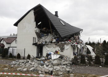 Rozpoczęła się zbiórka na rzecz poszkodowanej rodziny z Brzezinek - Radio Kielce 23.02.2026. Brzezinki w gminie Masłów. Dom jednorodzinny po wybuchu butli z gazem / Fot. Jarosław Kubalski - Radio Kielce