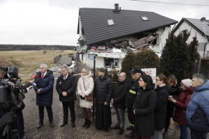23.02.2026. Brzezinki w gminie Masłów. Dom jednorodzinny po wybuchu butli z gazem / Fot. Jarosław Kubalski - Radio Kielce