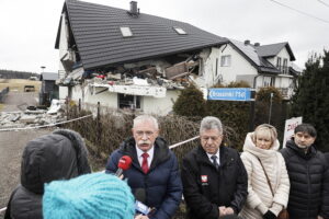 23.02.2026. Brzezinki w gminie Masłów. Dom jednorodzinny po wybuchu butli z gazem / Fot. Jarosław Kubalski - Radio Kielce