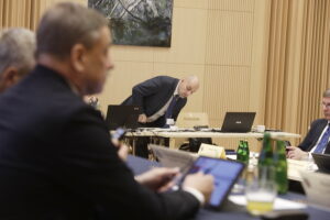 Radni chcą apelować do rządu w sprawie ekspresówki i połączeń kolejowych - Radio Kielce Radni chcą apelować do rządu w sprawie ekspresówki i połączeń kolejowych - Radio Kielce