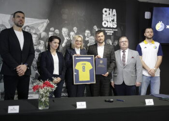 24.02.2026. Kielce. Podpisanie umowy dotyczącej promocji poprzez marketing sportowy z wykorzystaniem wizerunku Industrii Kielce / Fot. Jarosław Kubalski - Radio Kielce