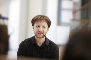 26.02.2026. Kielce. Przedstawienie nowego aktora Teatru Lalki i Aktora Kubuś. Na zdjęciu: Brtosz Siwczyk / Fot. Jarosław Kubalski - Radio Kielce