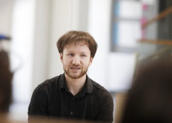 26.02.2026. Kielce. Przedstawienie nowego aktora Teatru Lalki i Aktora Kubuś. Na zdjęciu: Brtosz Siwczyk / Fot. Jarosław Kubalski - Radio Kielce