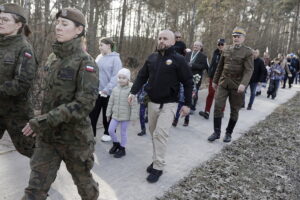 Pamięć o zamordowanych w zgórskim lesie jest wciąż żywa - Radio Kielce Pamięć o zamordowanych w zgórskim lesie jest wciąż żywa - Radio Kielce