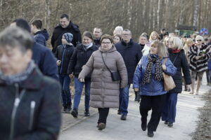 Pamięć o zamordowanych w zgórskim lesie jest wciąż żywa - Radio Kielce Pamięć o zamordowanych w zgórskim lesie jest wciąż żywa - Radio Kielce
