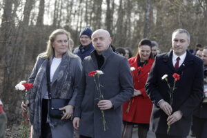 Pamięć o zamordowanych w zgórskim lesie jest wciąż żywa - Radio Kielce Pamięć o zamordowanych w zgórskim lesie jest wciąż żywa - Radio Kielce